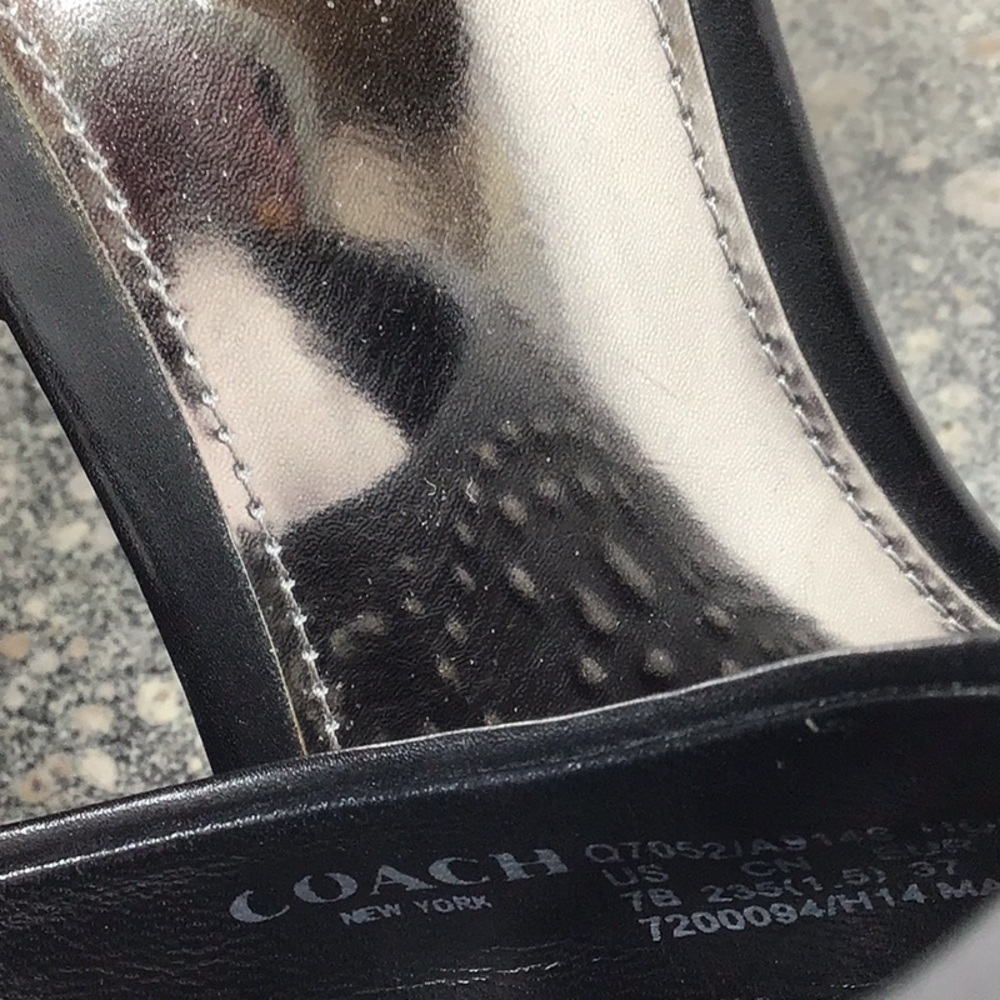 COACH ‘Holmes’ Black Studded Dress Leather - Picture 4 of 13